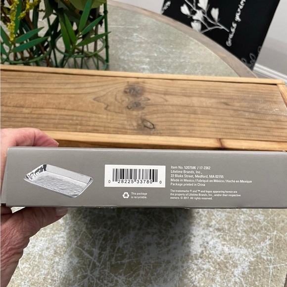 WILTON ARMETALE SILVER RECTANGLE TRAY - Picture 6 of 7